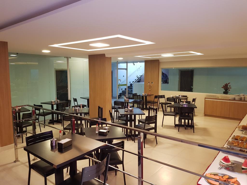 Oft Place Hotel กัวยาเนีย ภายนอก รูปภาพ